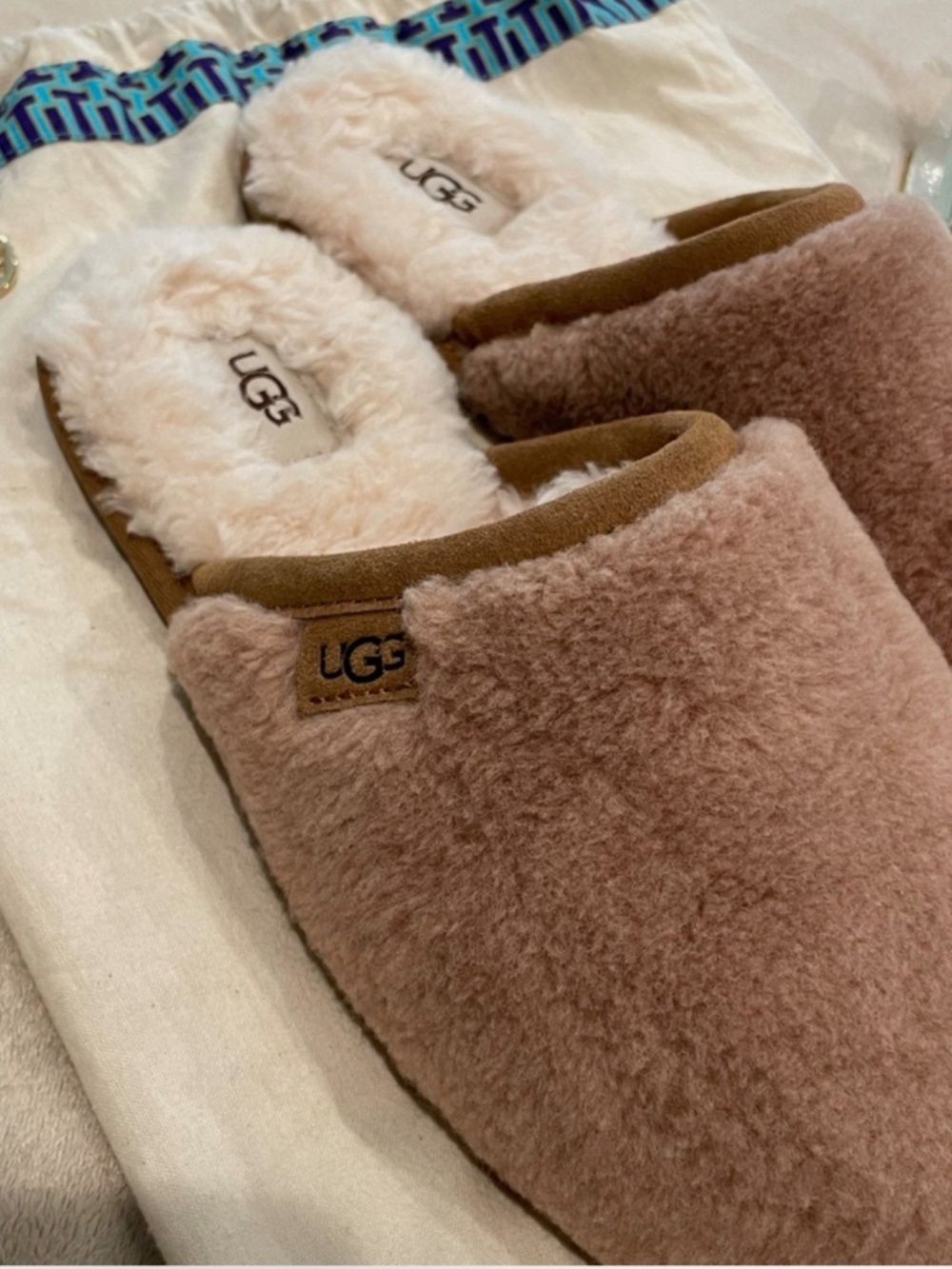 NEW UGG Australia Womens sz 9 40 Fluffette Sheepskin Shearling Slipper Chestnut - Picture 2 of 6
